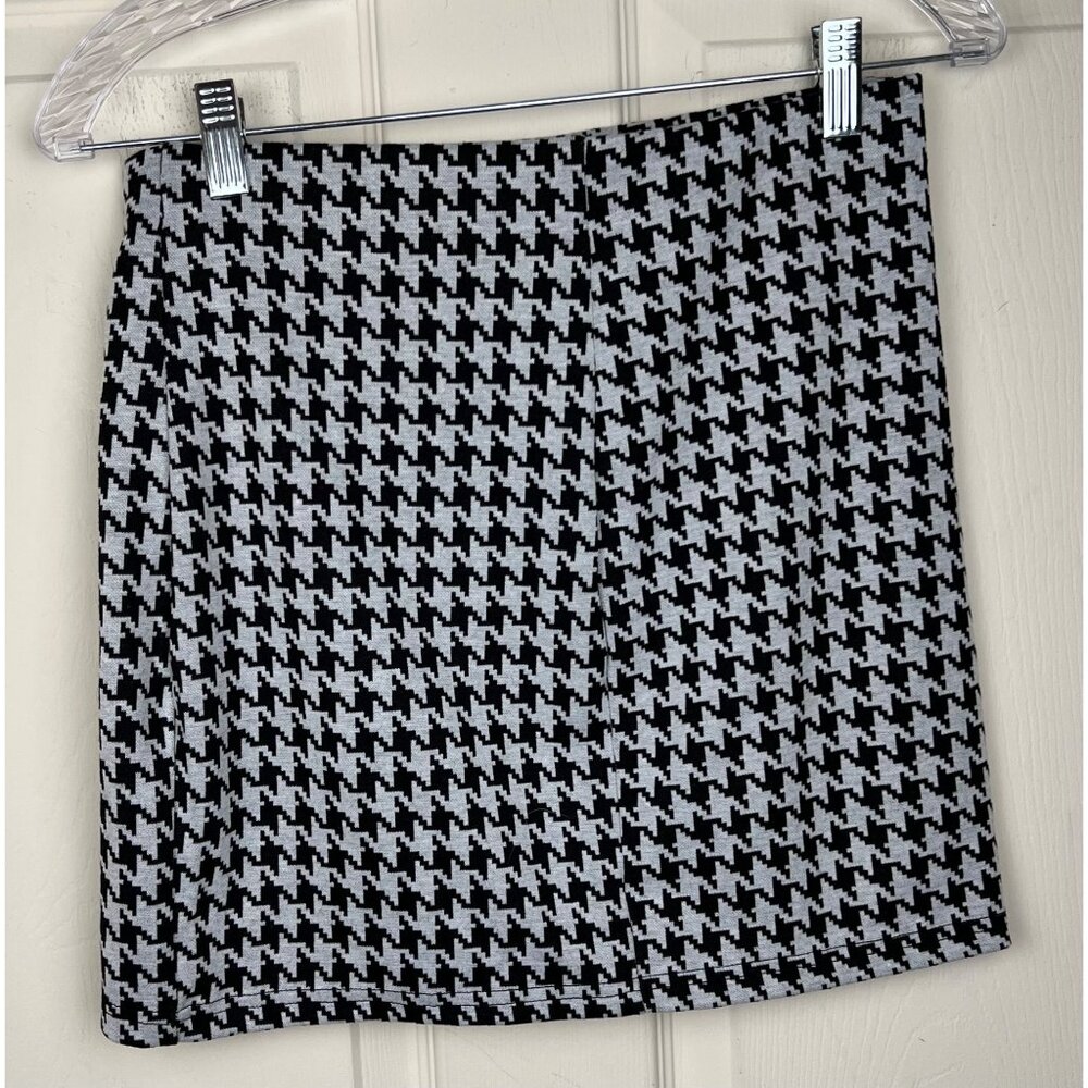 Houndstooth Mini Skirt - Picture 4 of 11